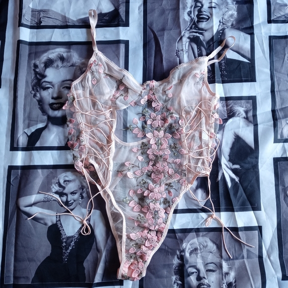 🔴SOLD🔴 - Picture 3 of 3